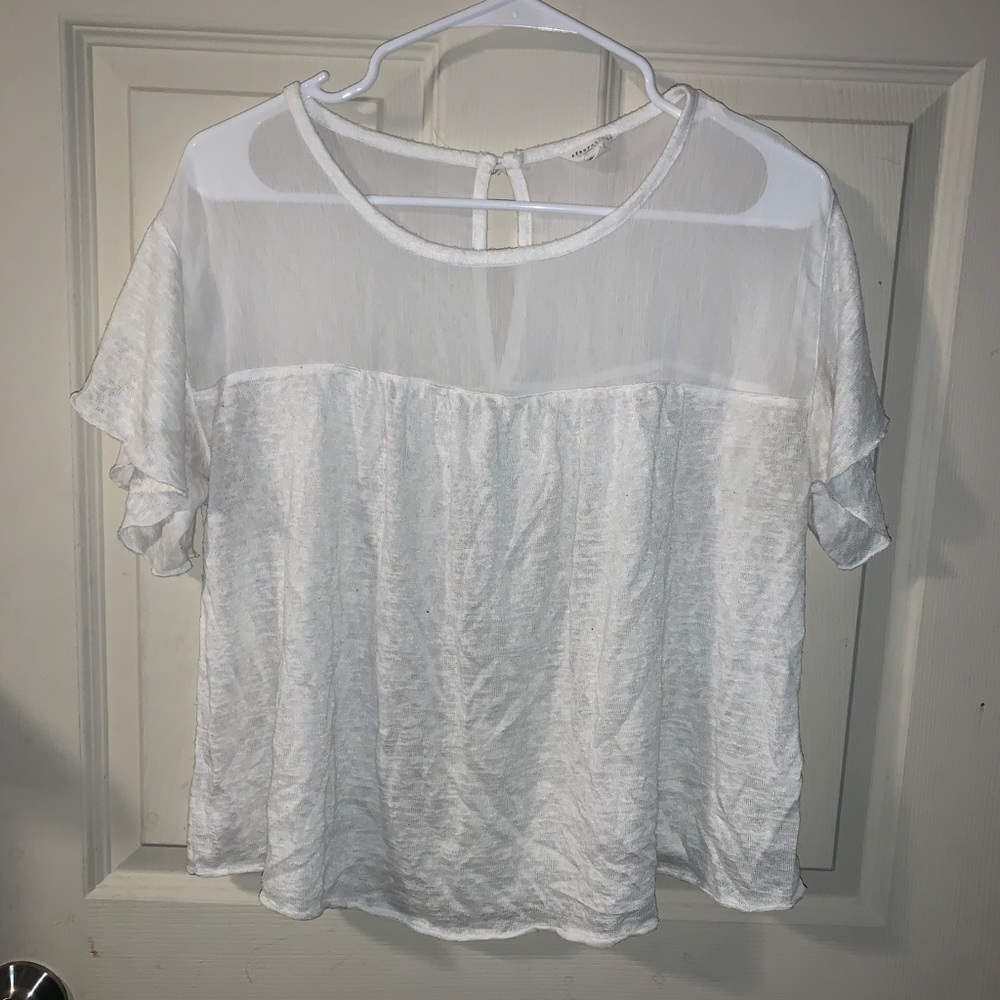 white short sleeve shirt
